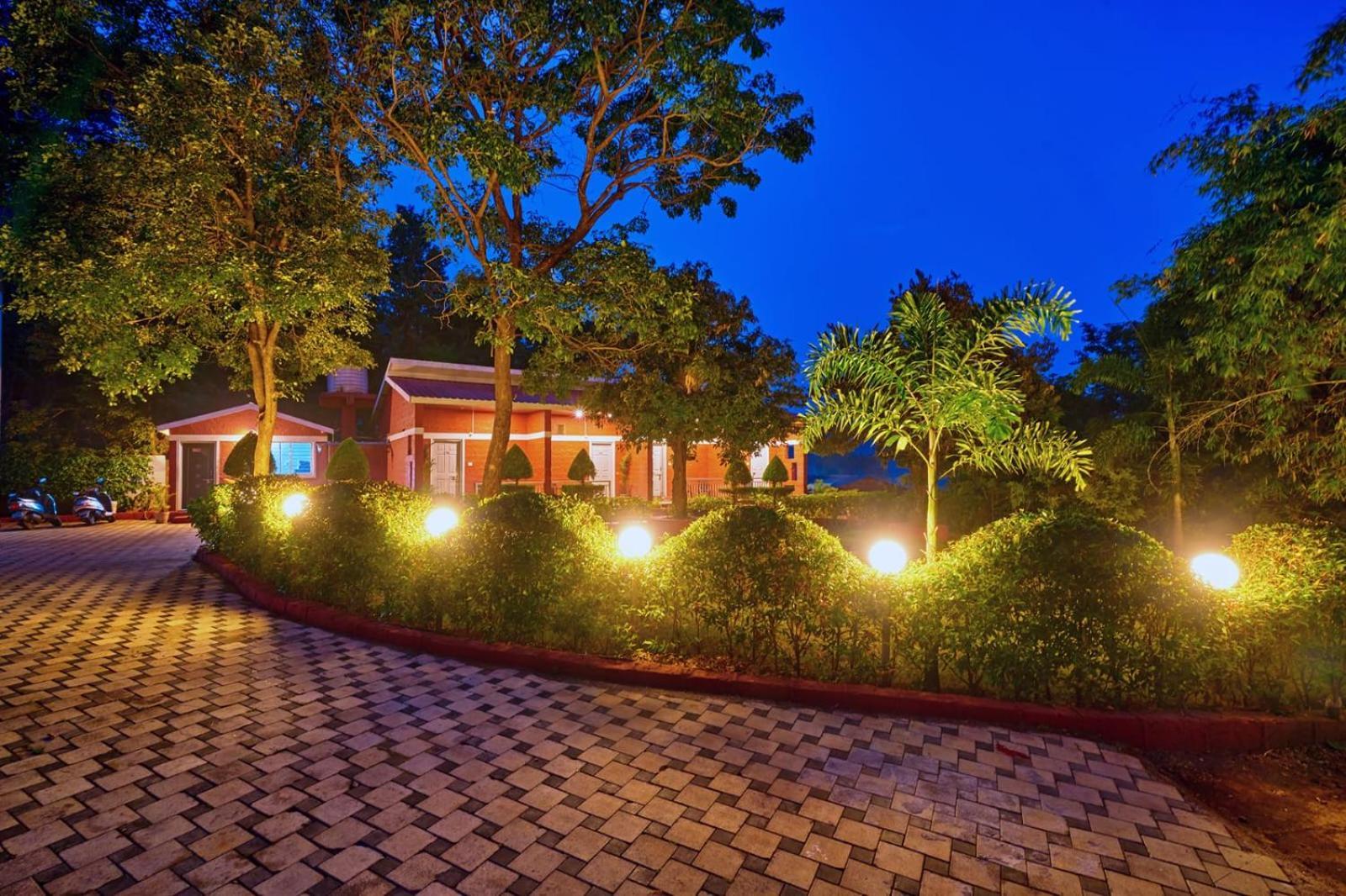 Serenity Resort Panhāla Exterior foto